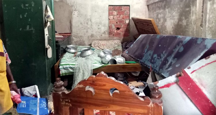 শাল্লায় প্রকাশ্য দিবালোকে হামলা চালিয়ে বসতবাড়ি ভাংচুর ও লুটপাট