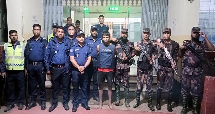 পুলিশ বিজিবি’র অভিযানে মাদক সম্রাট মনির গ্রেফতার