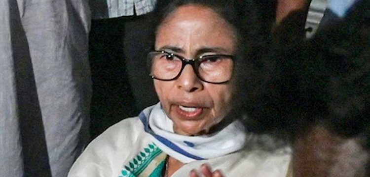 মমতাকে অব্যাহতি, ভেঙে দেওয়া হলো পশ্চিমবঙ্গের মন্ত্রিসভা