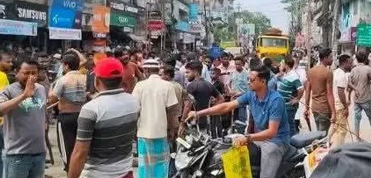 শ্রীমঙ্গলে দুই পক্ষের সংঘর্ষে রণক্ষেত্র,৬ সাংবাদিকসহ আহত ১৬ জন