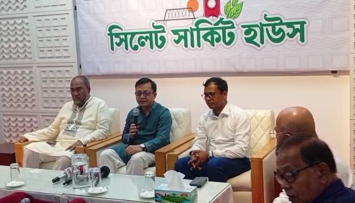 চামড়া শিল্পকে মাল্টি-বিলিয়ন ডলারের রপ্তানি খাতে নিতে কাজ করছে সরকার: বাণিজ্যমন্ত্রী