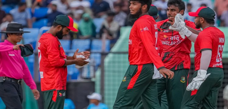 সিরিজ বাঁচানোর ম্যাচে ফিল্ডিংয়ে বাংলাদেশ