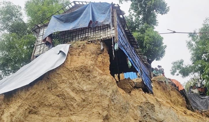 বৃষ্টিতে রোহিঙ্গা ক্যাম্পে বাড়ছে ঝুঁকি, আবহাওয়া পূর্বাভাসে সচেতন হচ্ছেন অনেকেই