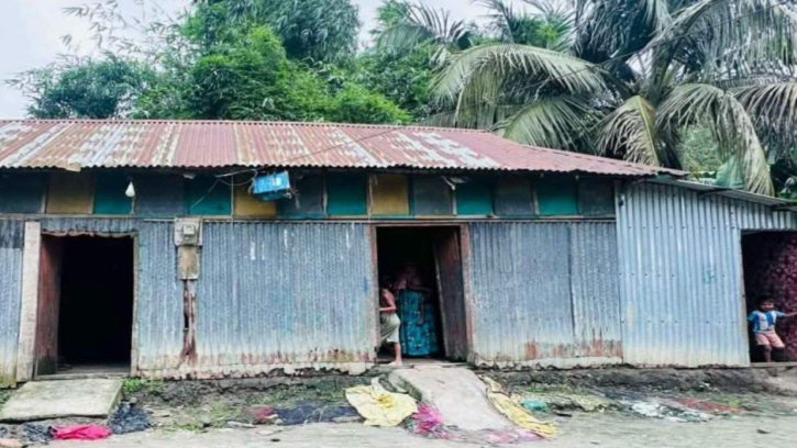 প্রবাসে স্বামী, স্ত্রীকে ঘিরে সন্তান প্রসবের দাবি; অভিযোগ অস্বীকার