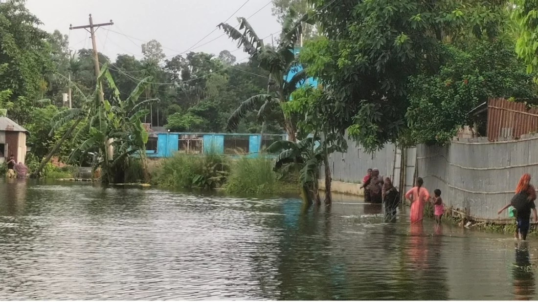 টানা বৃষ্টিতে কুড়িগ্রামে ১০ দিন ধরে পানিবন্দী ৫০ পরিবার