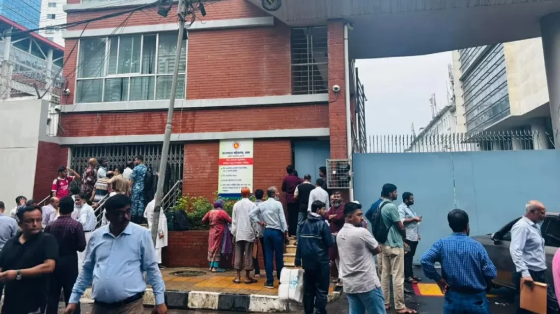 ১১ দলীয় ঐক্যের ঘেরাও কর্মসূচি ঘিরে সচিবালয়ের সব গেট বন্ধ