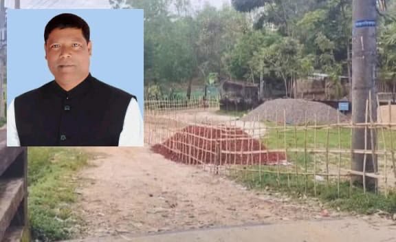 ‘প্রভাবের দাপটে’ সরকারি সড়ক বন্ধ! পীরের বাজারে ভোগান্তিতে হাজারো মানুষ