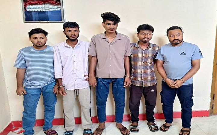 গোলাপগঞ্জে অস্ত্রসহ ঝটিকা মিছিলের প্রস্তুতির অভিযোগ, গ্রেপ্তার ৫
