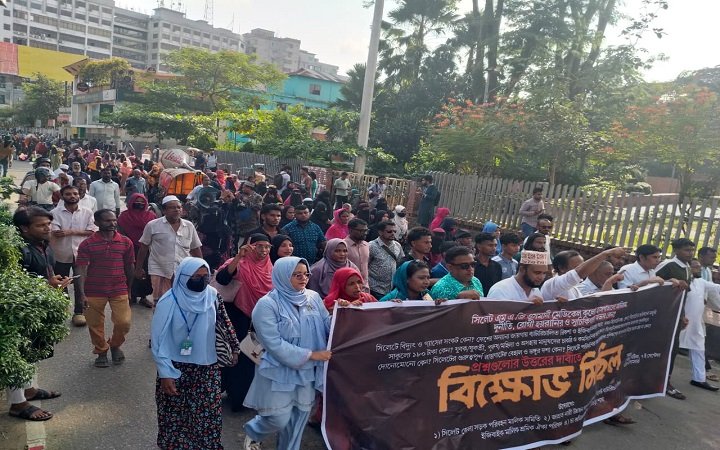 ওসমানী হাসপাতালে অনিয়ম-হয়রানির অভিযোগে বিক্ষোভ